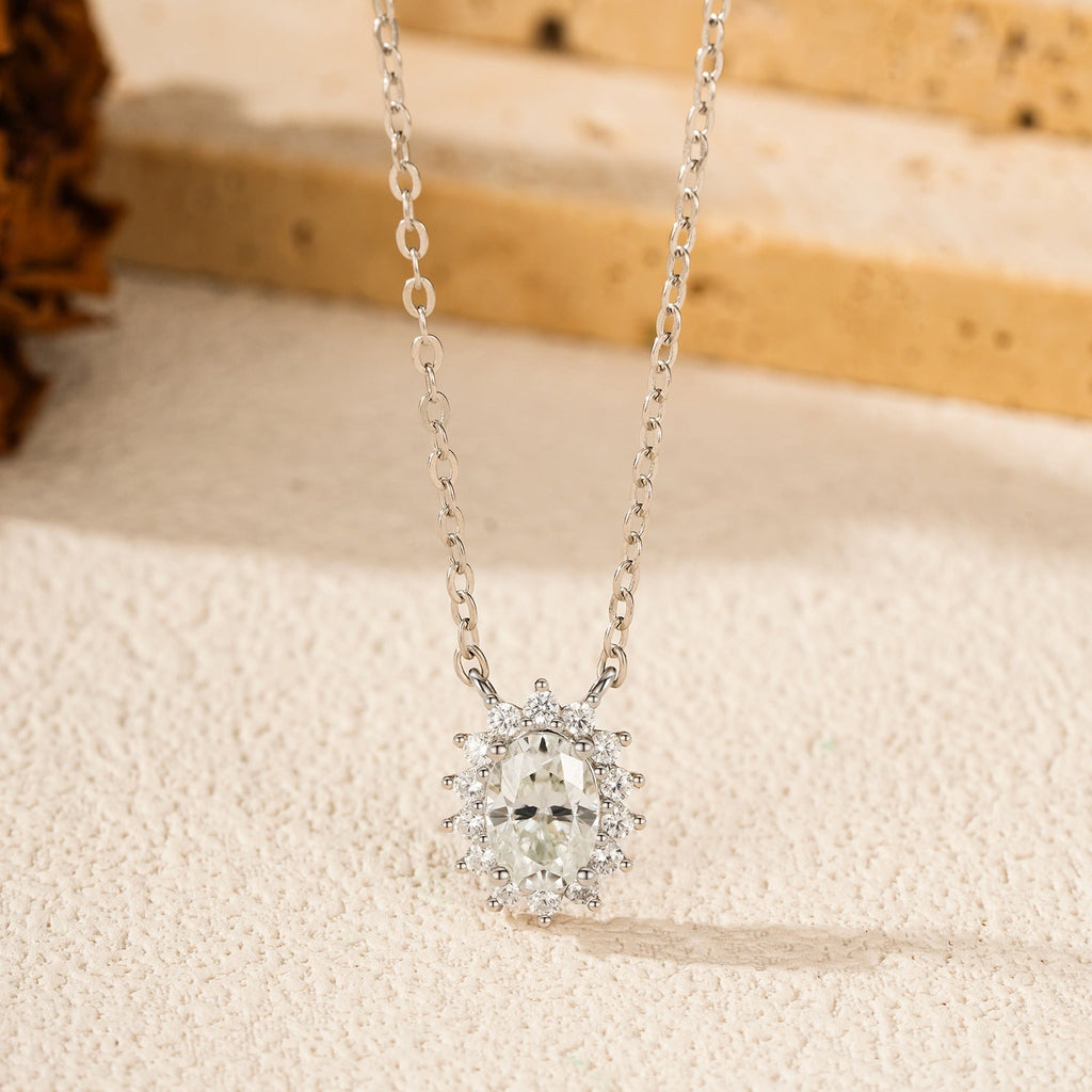 Floral D-Color VVS1 Moissanite Pendant Necklace in Sterling Silver – Delicate Clavicle Chain for Everyday Elegance