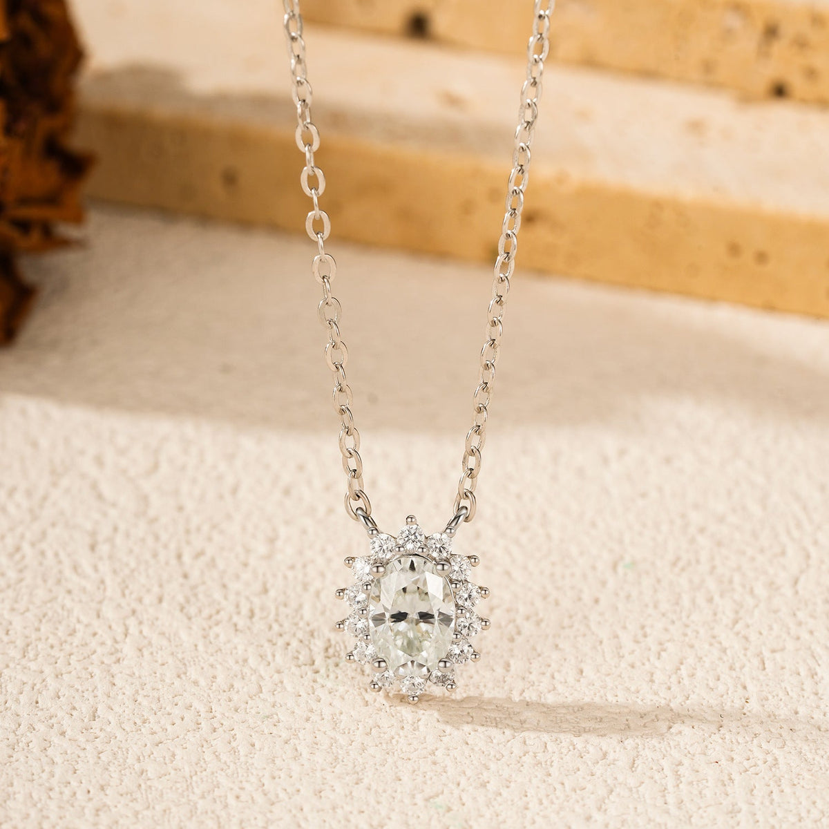 Floral D-Color VVS1 Moissanite Pendant Necklace in Sterling Silver – Delicate Clavicle Chain for Everyday Elegance