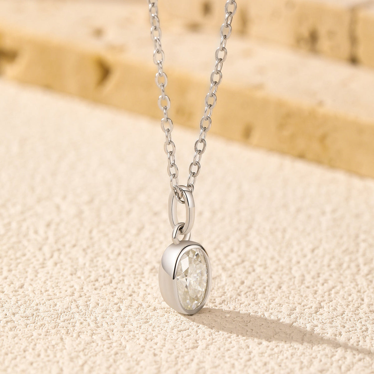Geometric Oval D-Color VVS1 Moissanite Pendant Necklace in Sterling Silver – Delicate Clavicle Chain