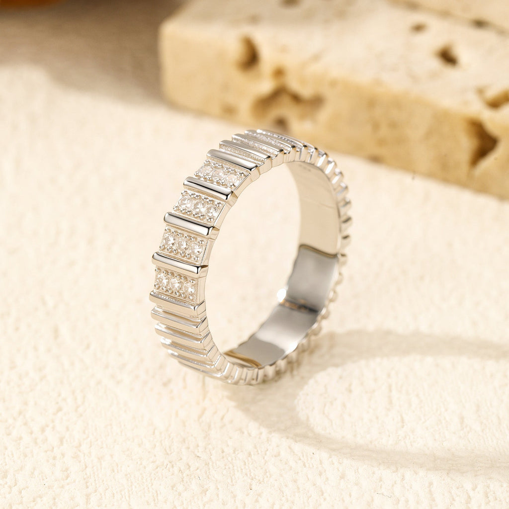 Stackable D-Color VVS1 Moissanite-Embellished Sterling Silver Engagement Ring for Women and Men